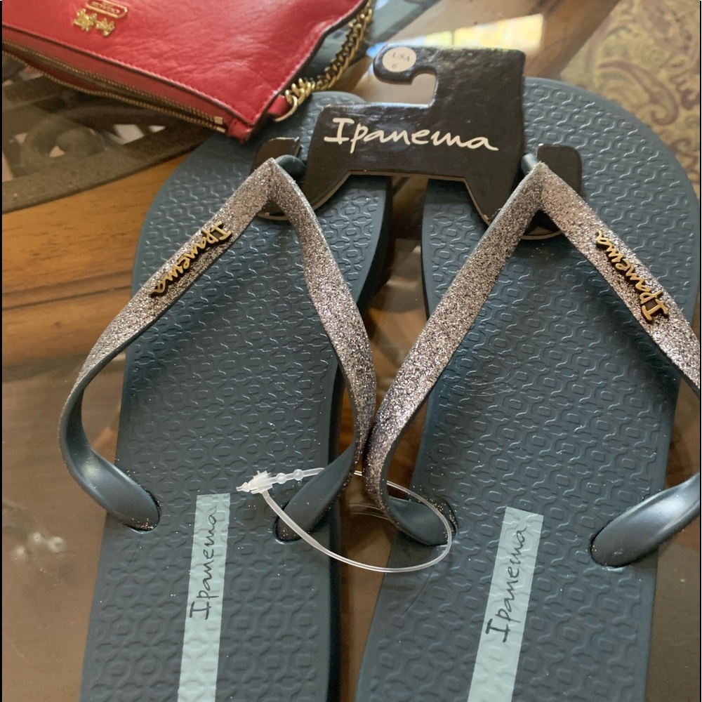 New Ipanema Flip flops size 6